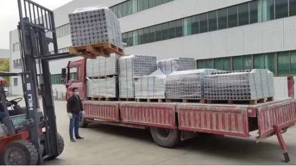 工業(yè)鋁型材出廠時(shí)需要經(jīng)過哪些檢測(cè)呢？澳宏為您解答！