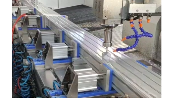 鋁型材深加工需要哪些核心設備？一文看懂加工流程